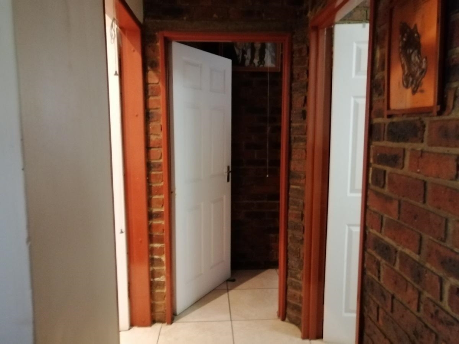4 Bedroom Property for Sale in Uitvlught Free State